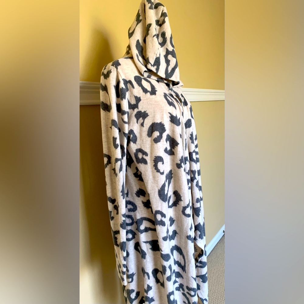 Super Soft Duster - Beige Leopard Print